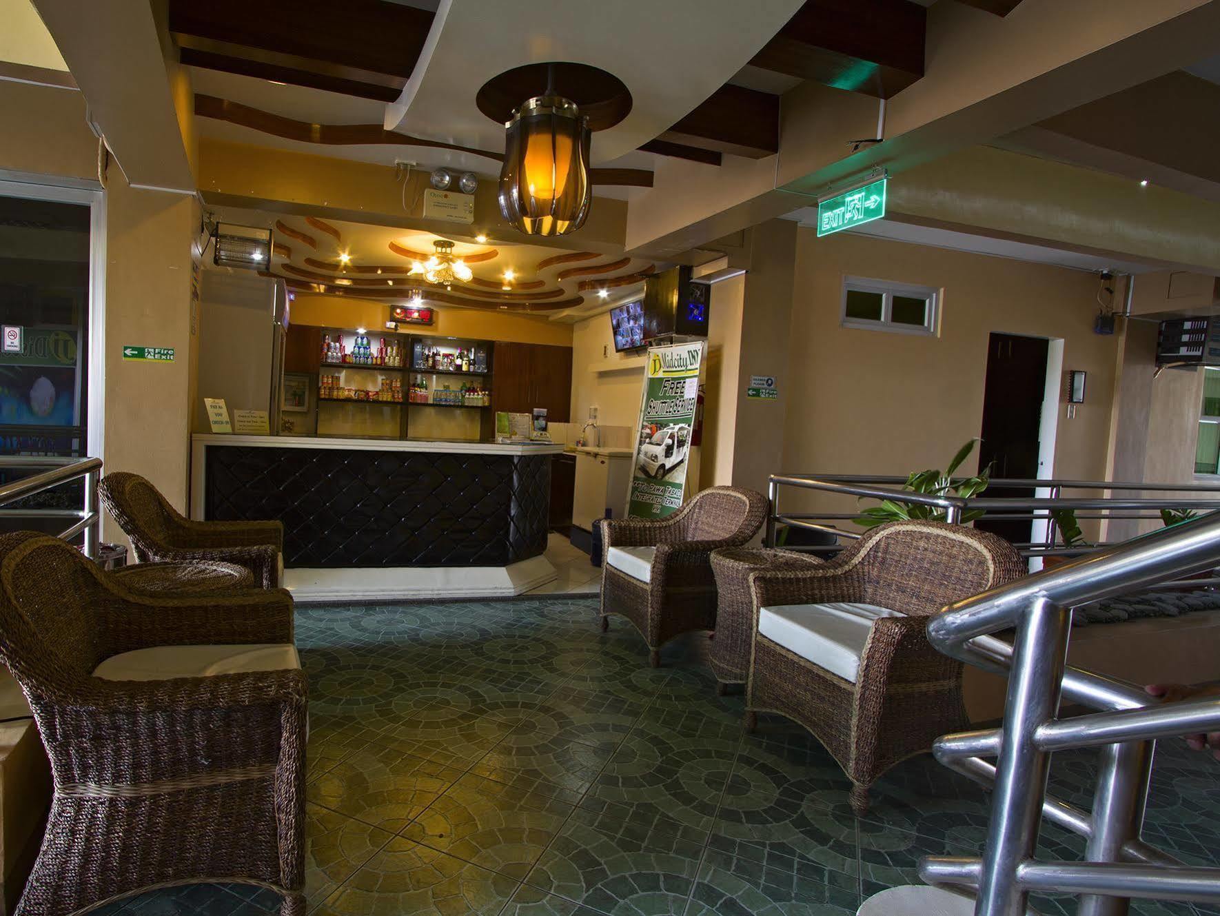 Jj Midcity Inn Tabaco Esterno foto